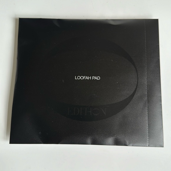 Set of Le Labo for Edition Hotel soap, bath grains and loofah pad - Picture 8 of 8